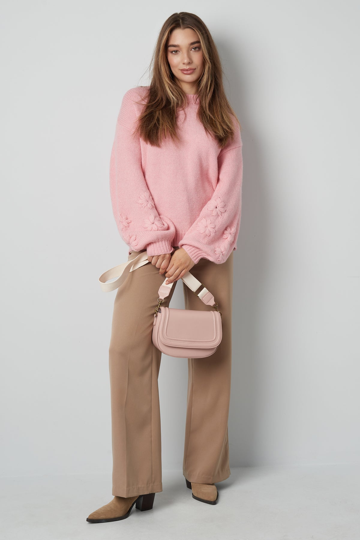 Lovely floral touch trui