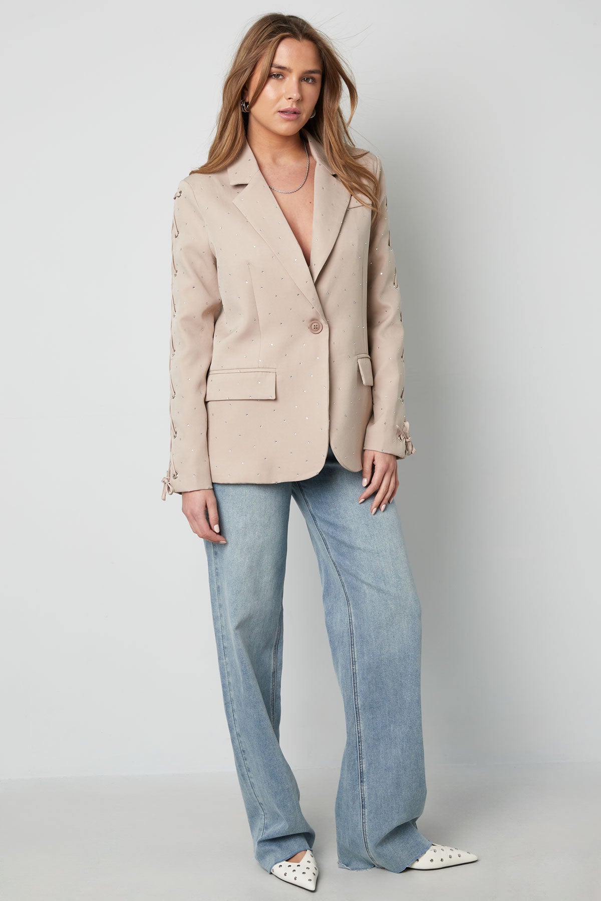 Blazer met steentjes en vetermouwen