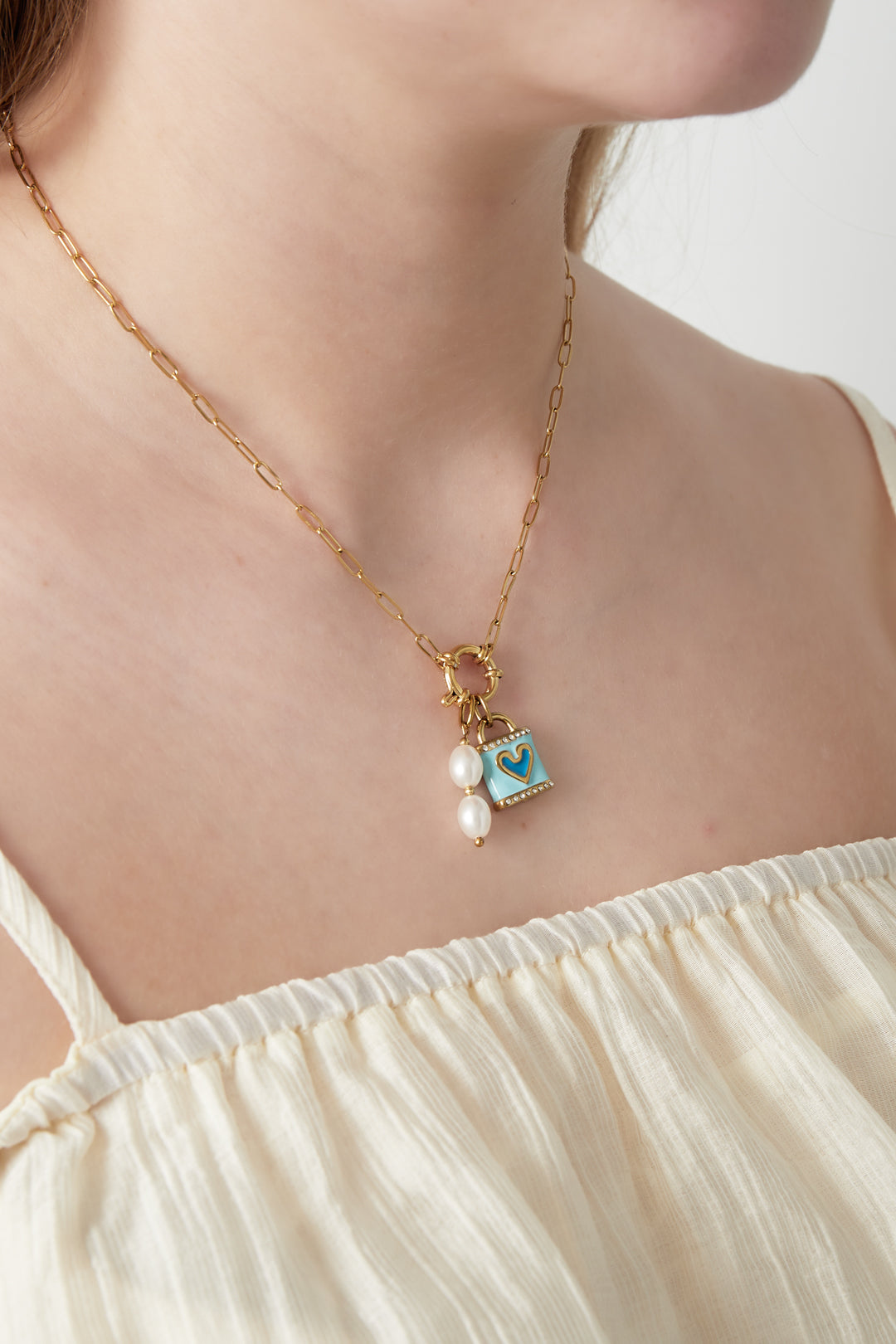 DIY-ketting van een blauw hart