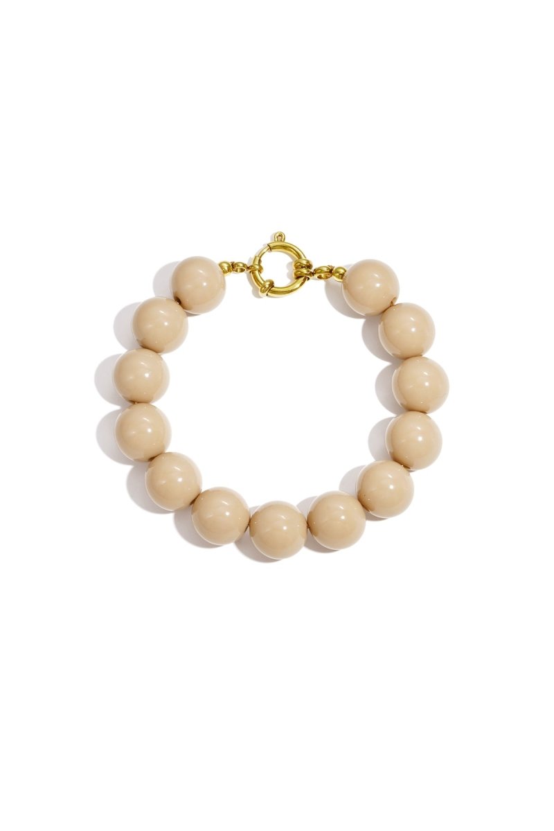 Armband met grote kralen en sluiting aan de voorkant.Rojaluxe