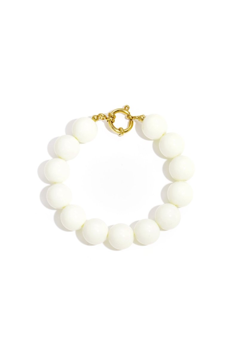 Armband met grote kralen en sluiting aan de voorkant.Rojaluxe