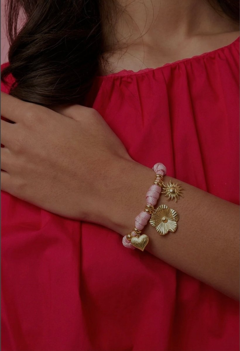 Bedelarmband met sierlijke hangersRojaluxe