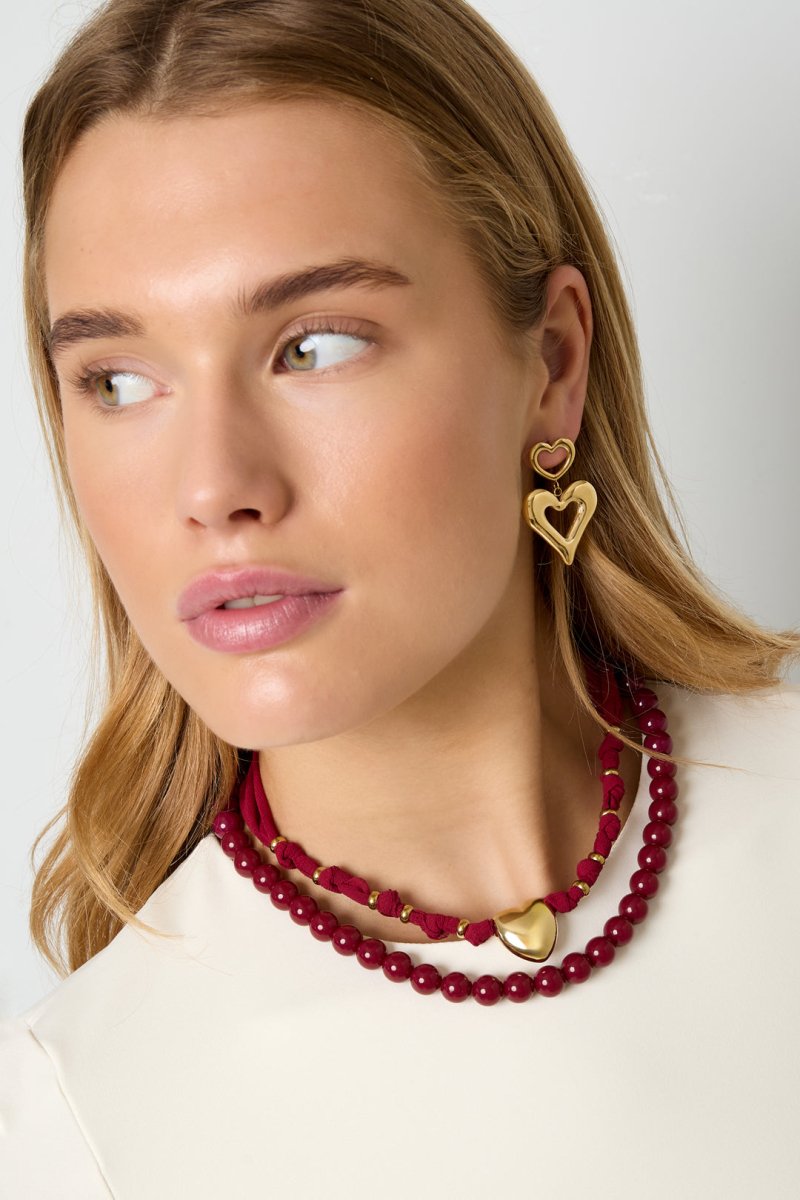Choker met hart hanger en stoffen band - 2 kleurenRojaluxe