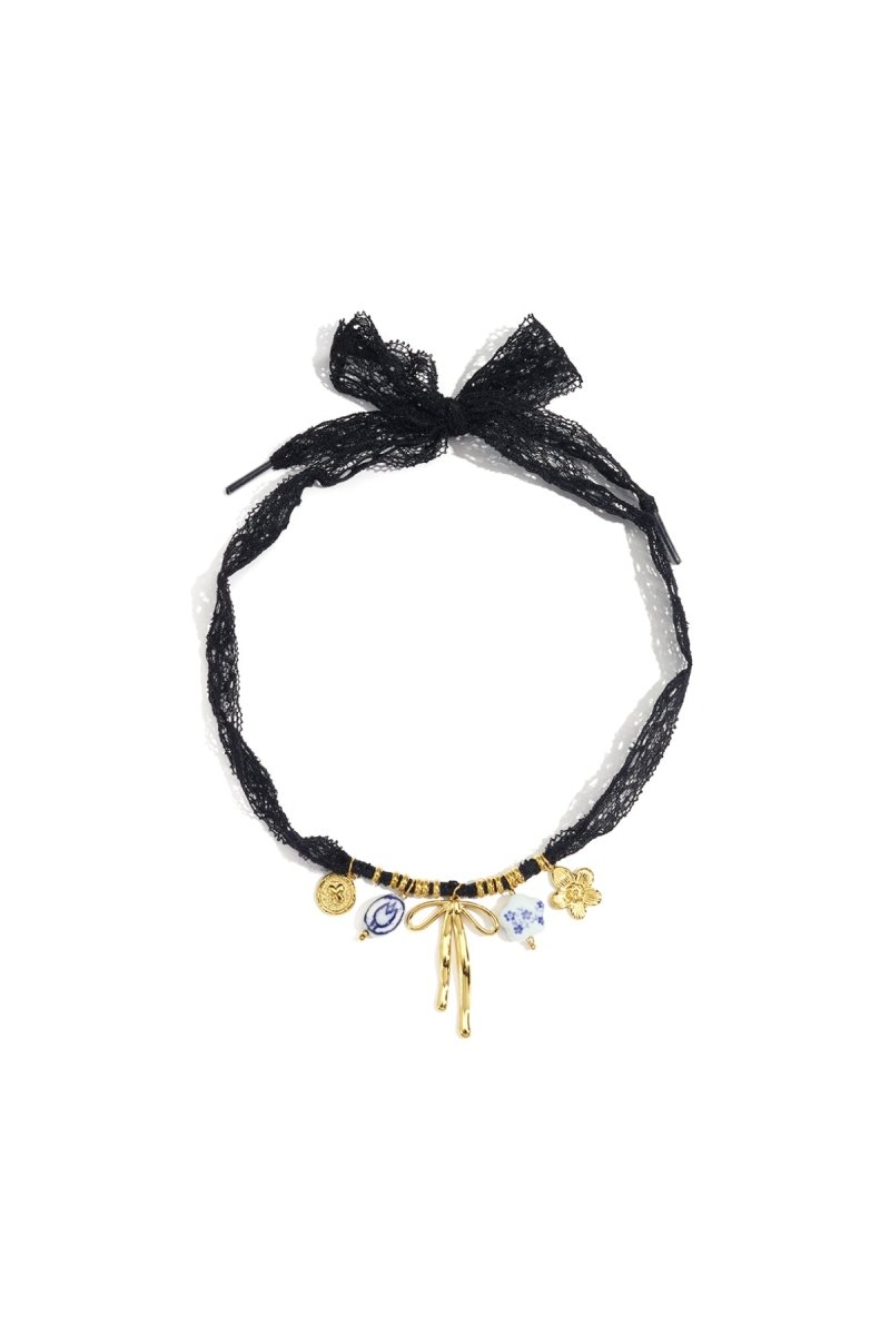 Choker met kanten band en gouden detailsRojaluxe