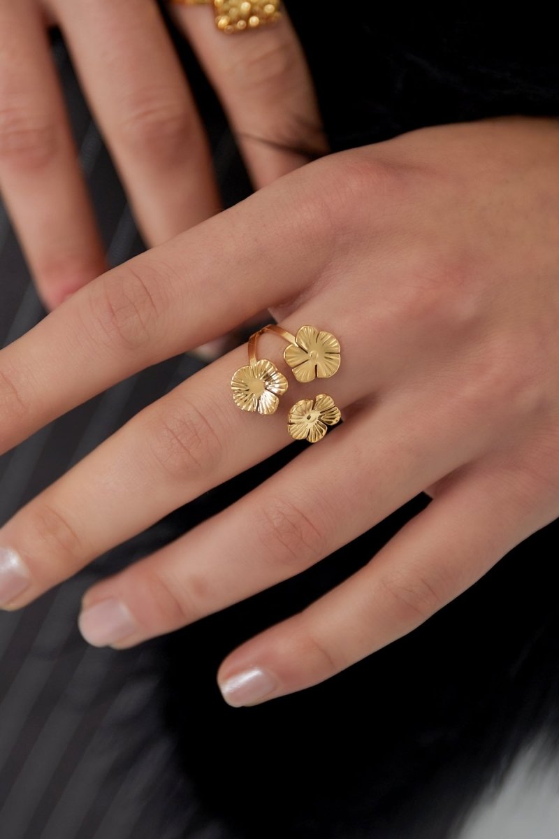 floral trio ringRojaluxe