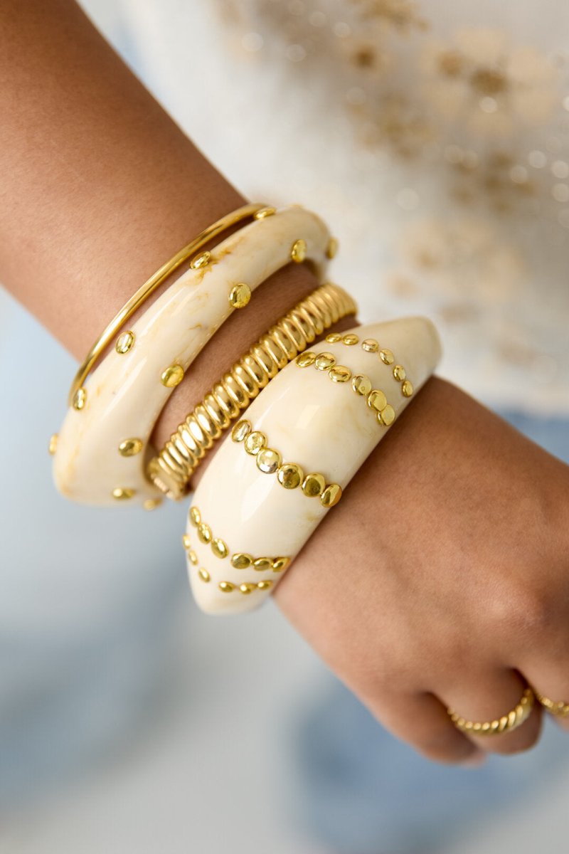 Hars bangle armband met studs in strepen patroon - 3 kleurenRojaluxe