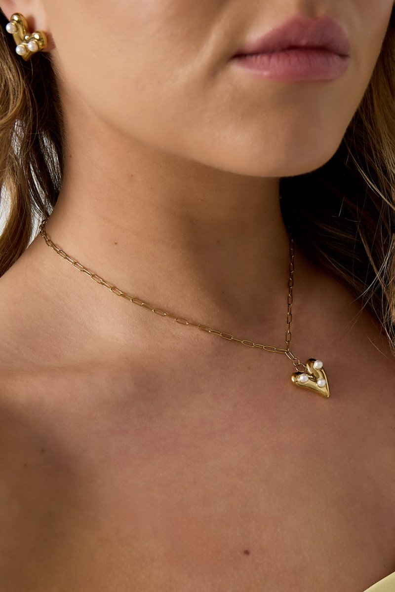 Ketting met hangend hart met parelsRojaluxe