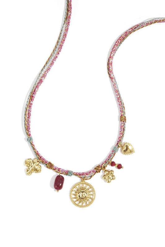 Ketting met zon hanger en bloemdetailsRojaluxe