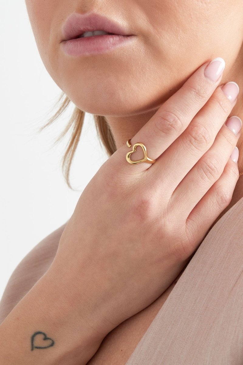 ring love upside downRojaluxe