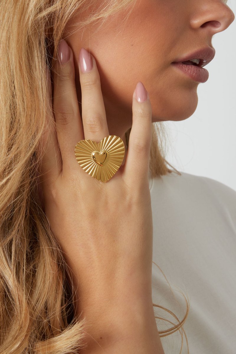 Ring met Groot Hart en Geribbelde TextuurRojaluxe