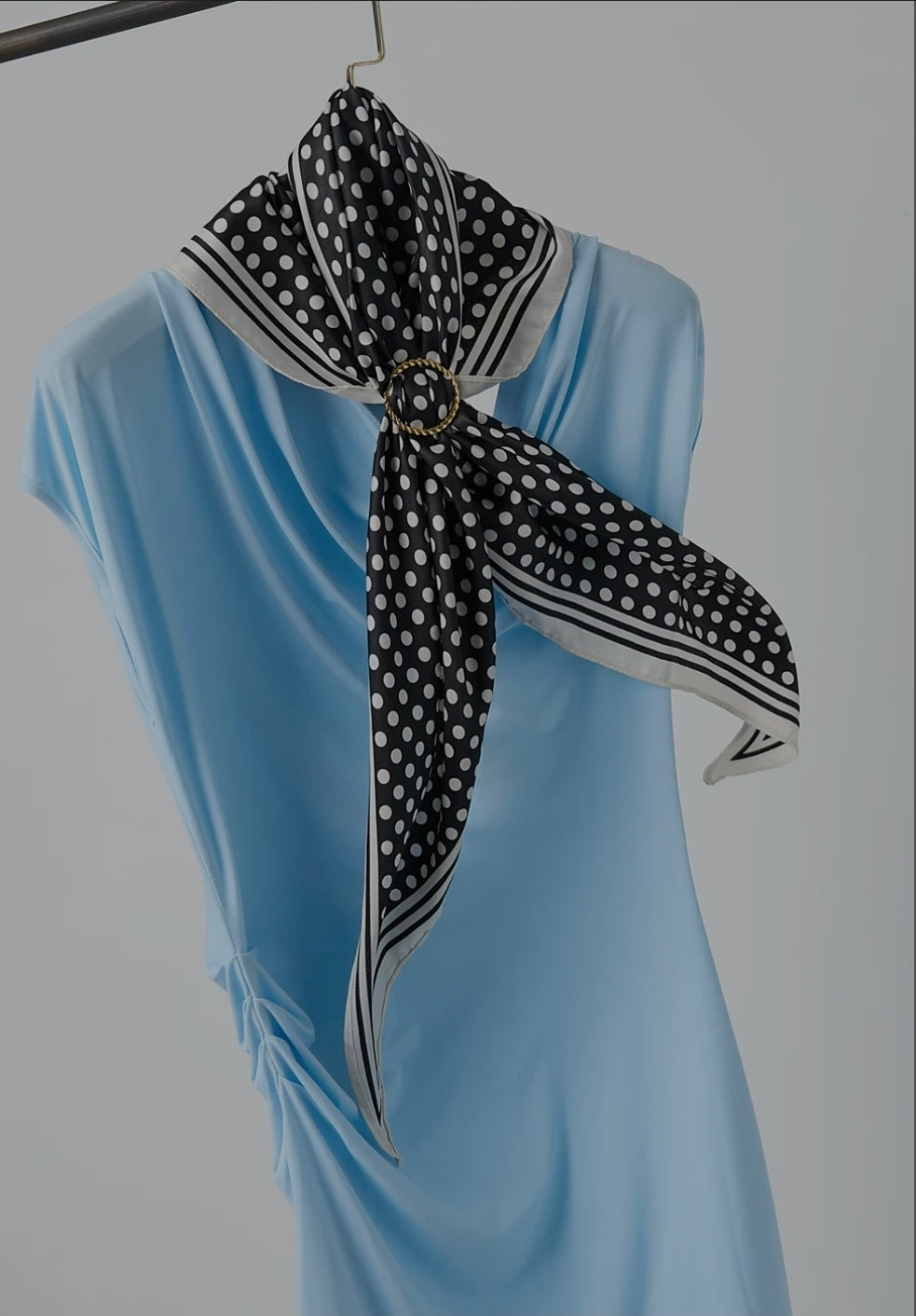 Zoë – sjaal met stippenprint en grafische rand - 3 varianten